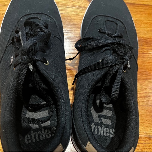 ETNIES CANVAS CASUAL SNEAKER - Picture 9 of 10